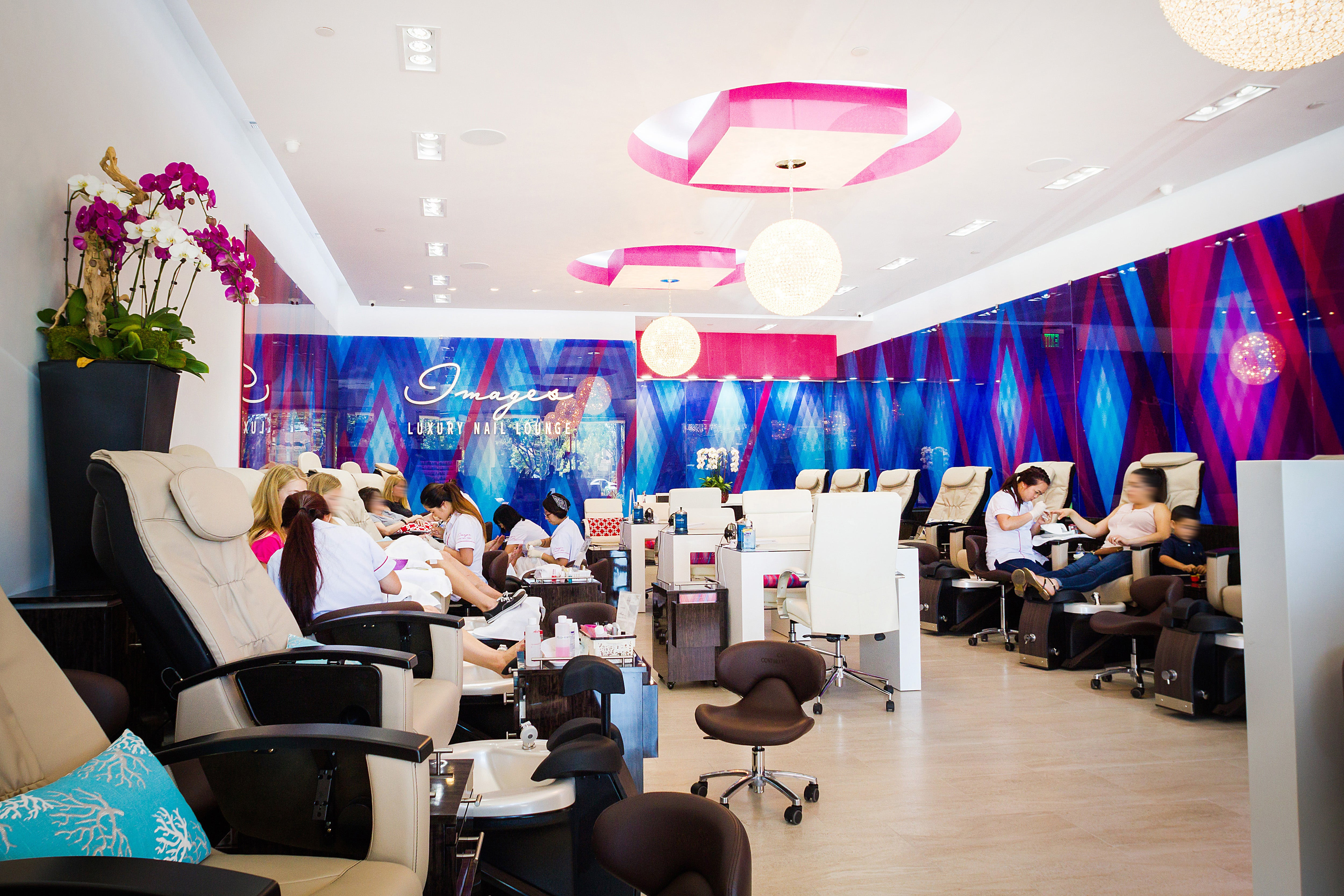 Nail Lounge. Images Luxury Nail Lounge.