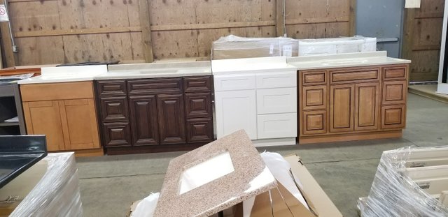 Peak Building Material Auction, Peak Auction Kitchen Cabinets